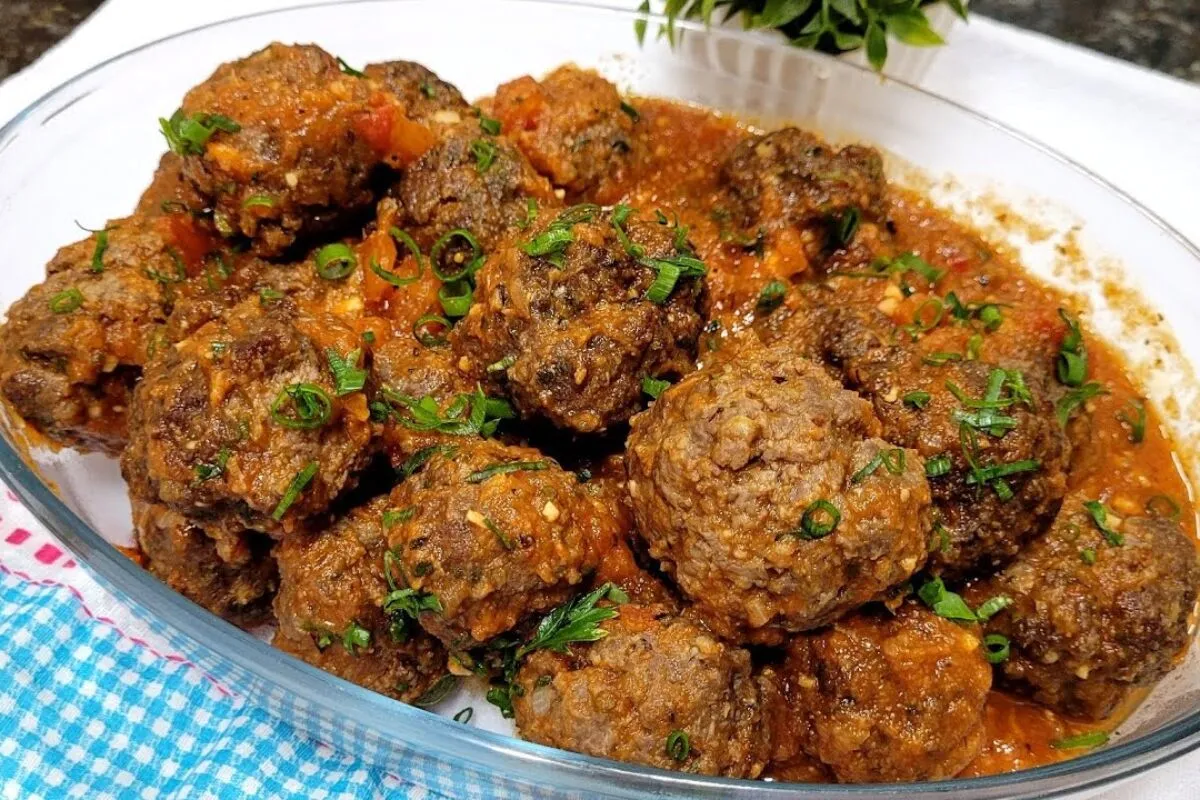 Almondegas suculentas feitas de um jeito especial que ficam