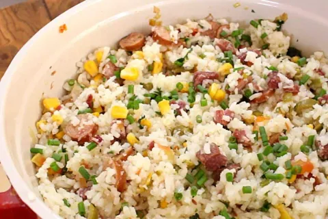 Arroz carreteiro delicioso e facil de fazer numa panela so p