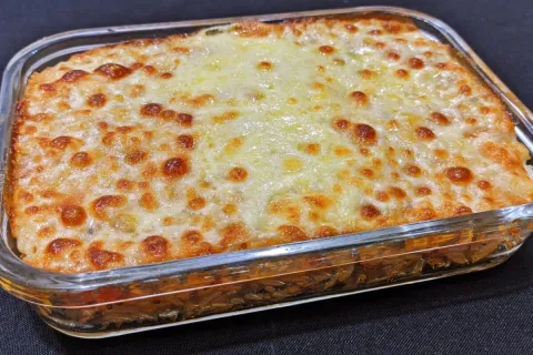 Arroz de forno completo e muito pratico para aproveitar o qu