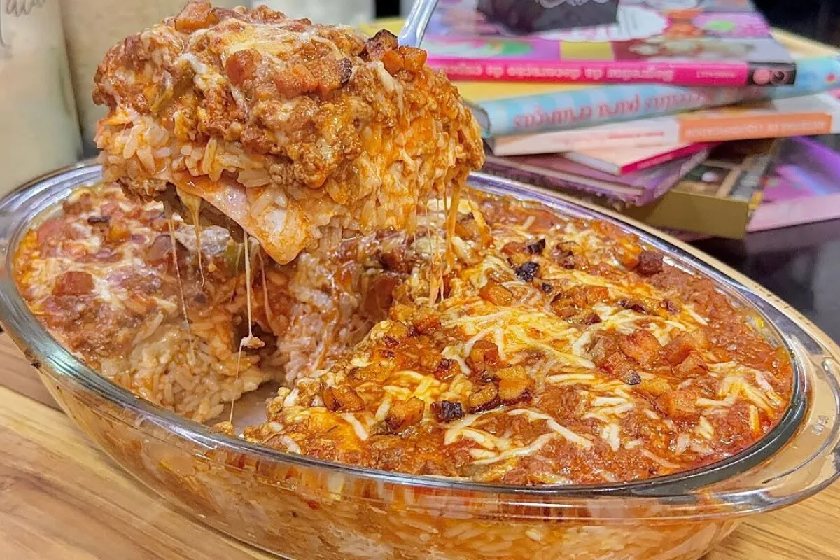 Arroz de forno delicioso e completo para voce fazer de um je