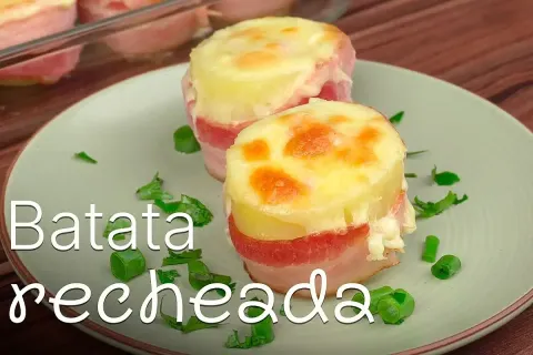 Batata recheada assada no forno com recheio cremoso que da a