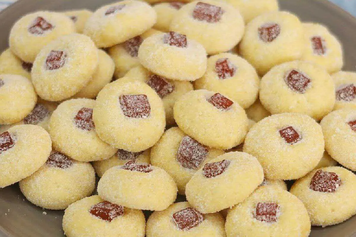 Biscoito amanteigado com goiabada que derrete na boca e nao