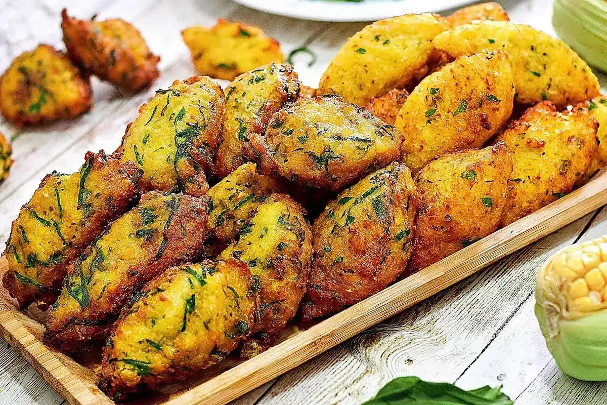 Bolinho de milho verde um petisco maravilhoso e simples croc