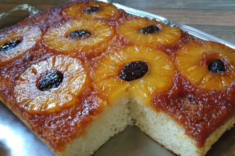 Bolo de abacaxi fofinho e delicioso para garantir uma sobrem