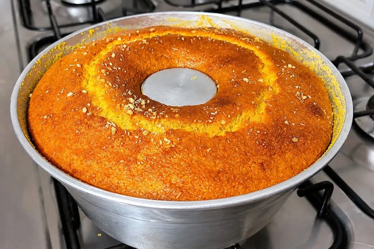 Bolo de flocao de milho incrivelmente fofinho e molhadinho p