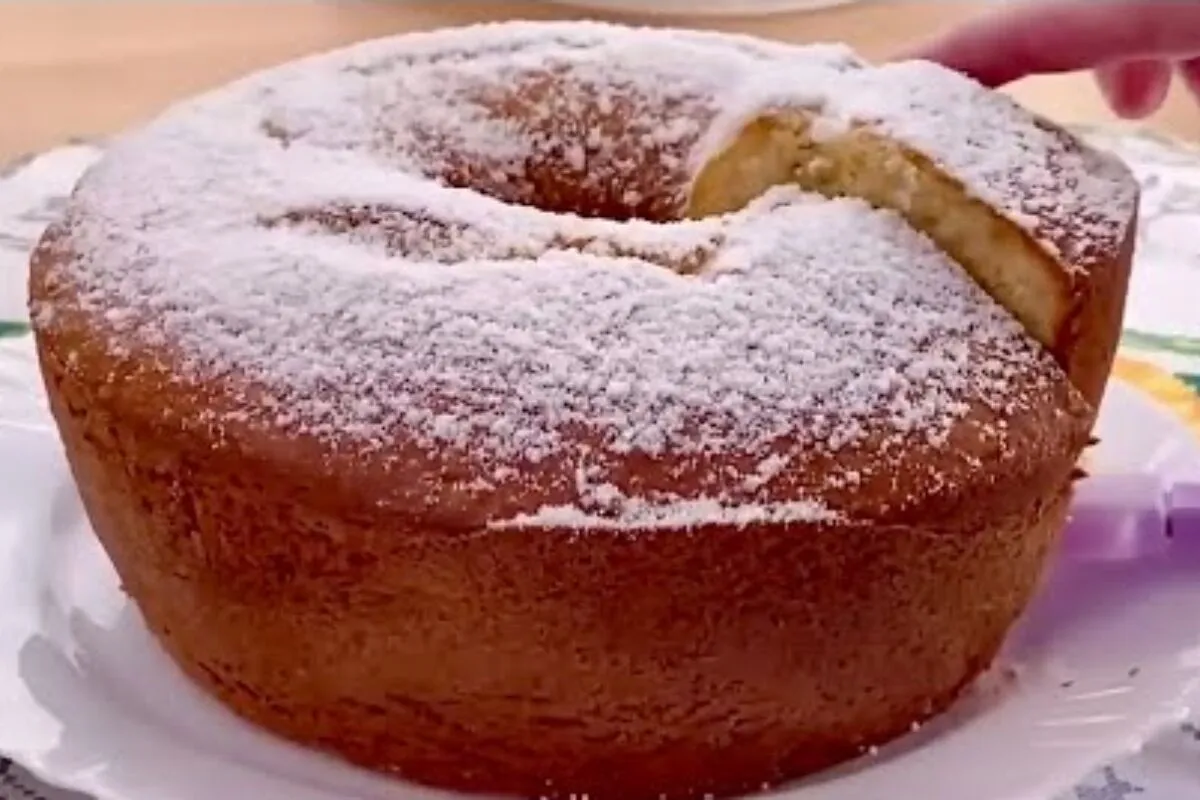 Bolo de laranja grande fofinho e delicioso feito com aquela