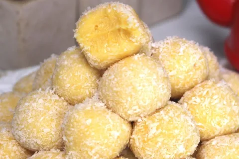 Brigadeiro de milho com o puro creme do milho verde um doce 