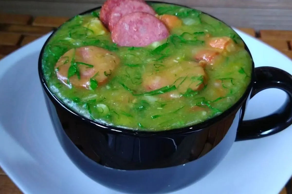 Caldo verde cremoso e muito facil de fazer uma receita tradi