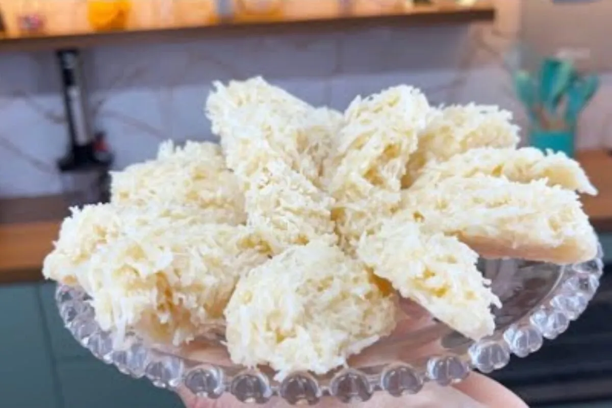 Cocada caseira feita com poucos ingredientes deliciosa e mui