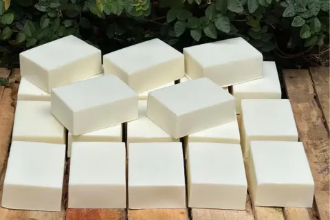 Como Fazer um Sabao Caseiro Facil que Rende Muito