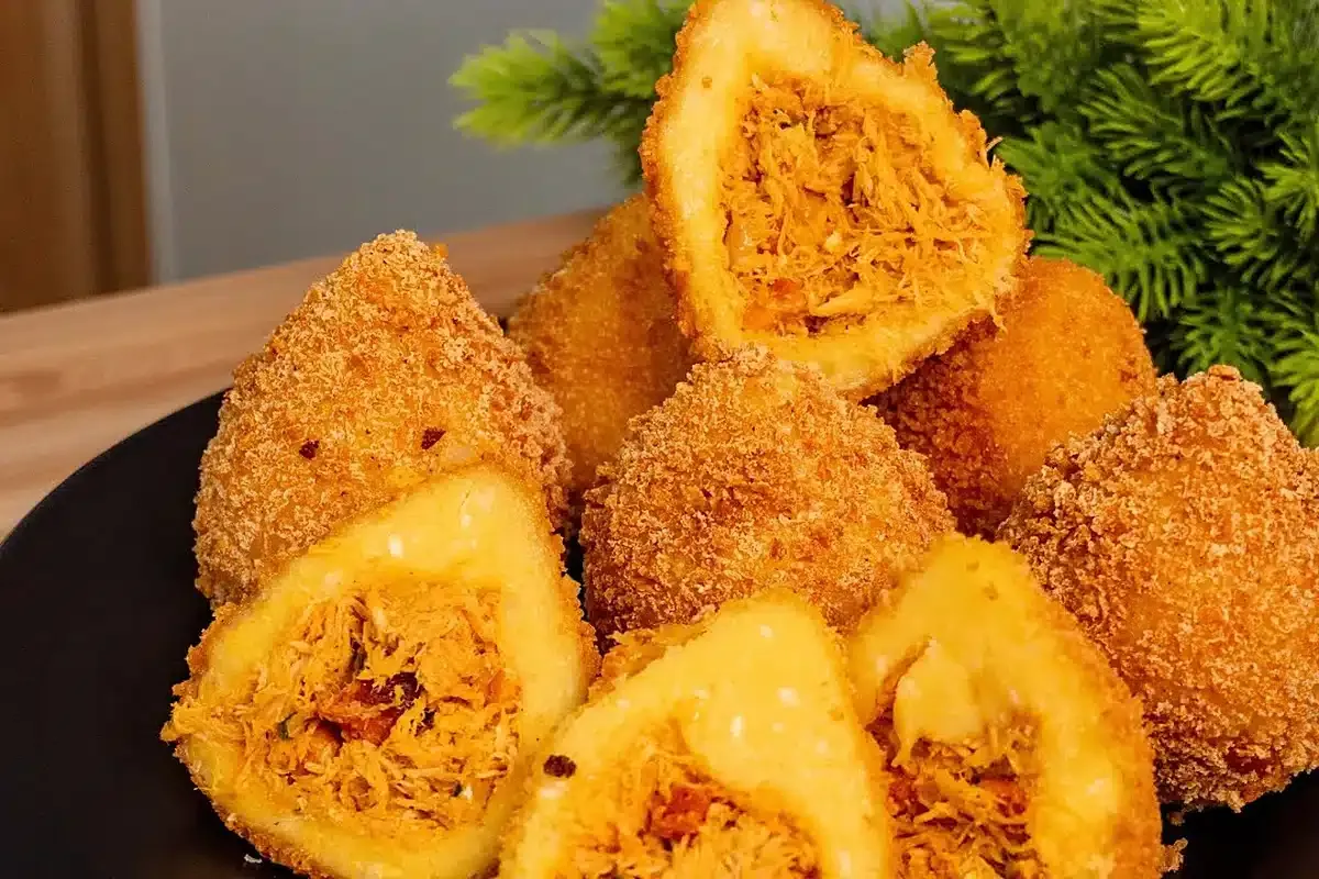 Coxinha sem farinha de trigo feita com massa de mandioca sup