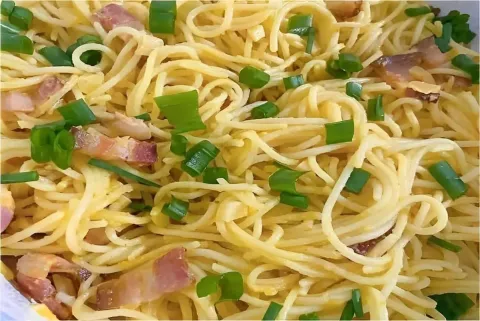 Macarrao Alho e Oleo com Bacon