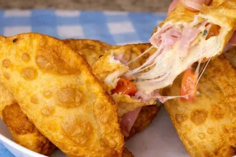 Massa de pastel crocante feita com apenas tres ingredientes 