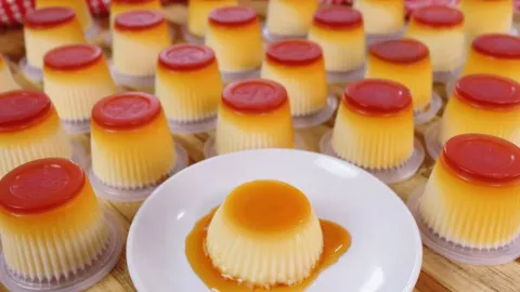 Mini pudim no copinho descartavel de cafe que nao precisa ir