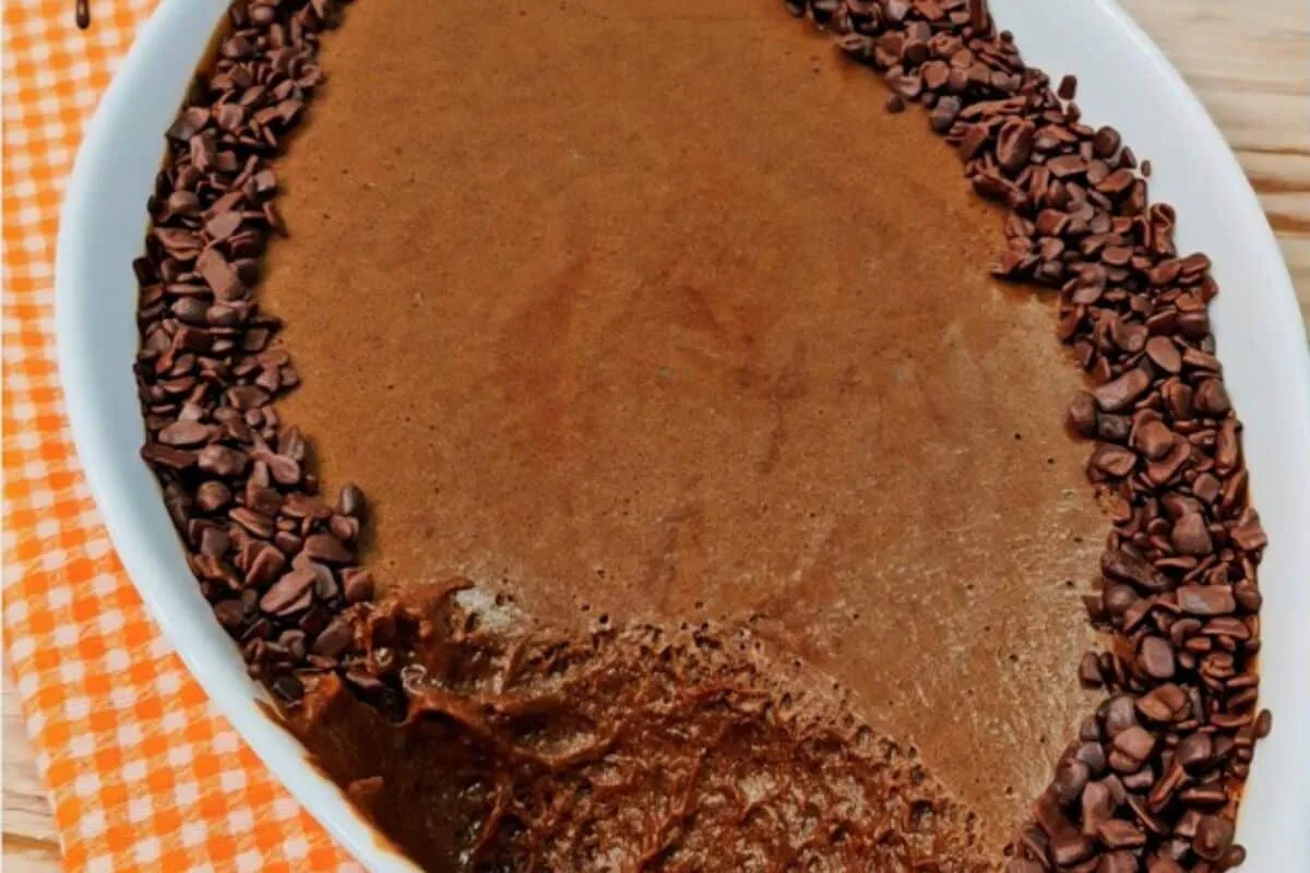 Mousse de chocolate que derrete na boca fica super leve e na