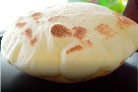 Pao Sirio de Frigideira