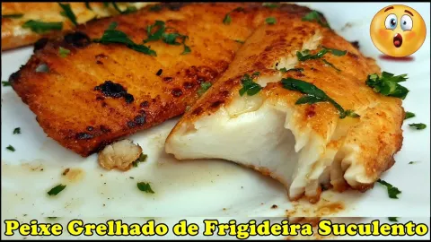 Peixe grelhado na frigideira com casquinha crocante uma deli