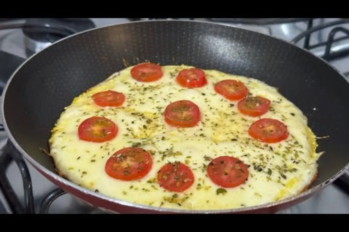 Pizza de cuscuz muito facil e gostosa feita na frigideira qu