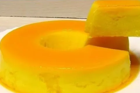 Pudim de 2 ingredientes feito sem precisar de fogo