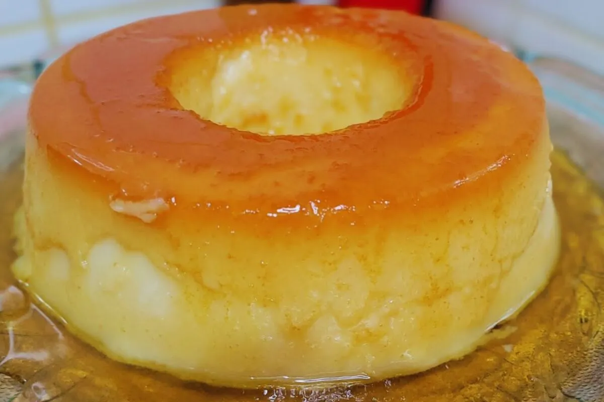 Pudim de pao amanhecido muito cremoso com aquela calda de ca