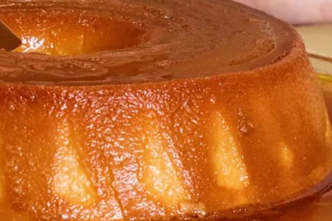 Pudim de pao transforme aquele pao amanhecido numa sobremesa