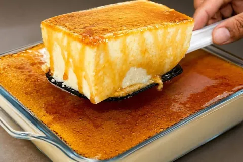 Pudim de travessa batido no liquidificador e levado para gel