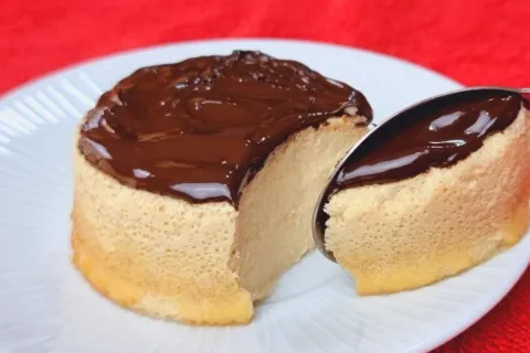 Pudim low carb que fica cremoso e e a opcao perfeita para um
