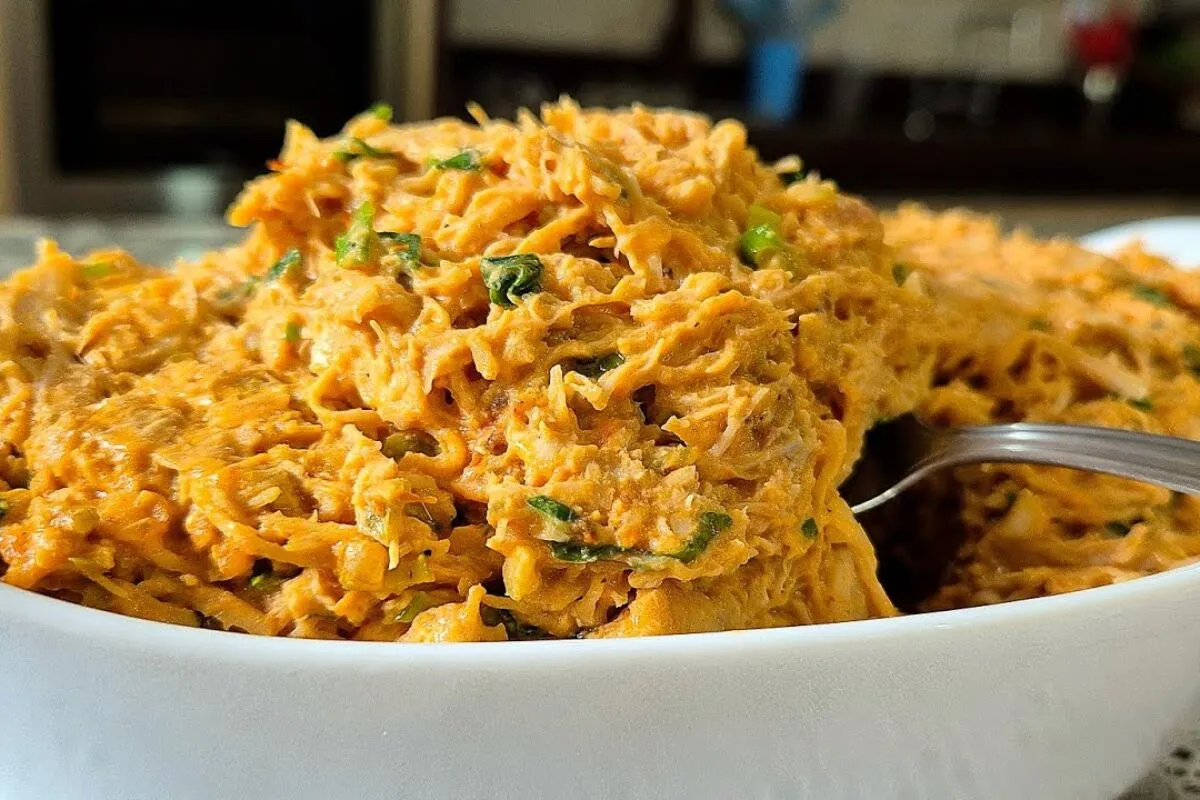 Recheio de frango cremoso e bem temperado ideal para receita
