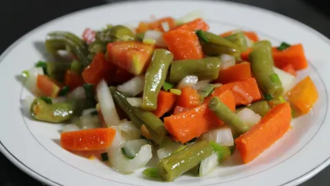 Salada de vagem com cenoura cozida no vapor deliciosa saudav