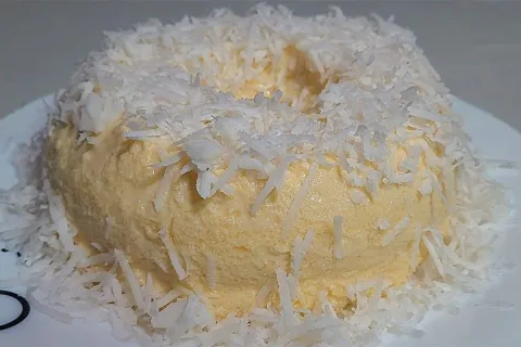 Sobremesa com coco super cremosa e geladinha feita com um se