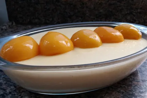 Sobremesa cremosa de pessego muito simples de preparar para 