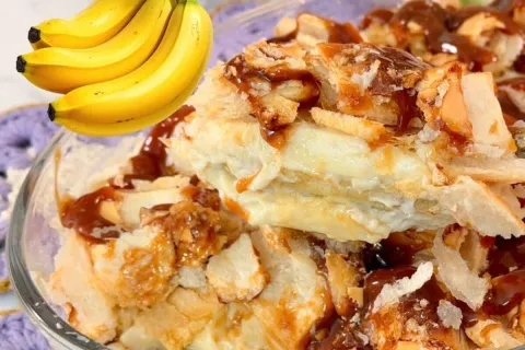 Sobremesa de banana frita com um creme muito gostoso para vo