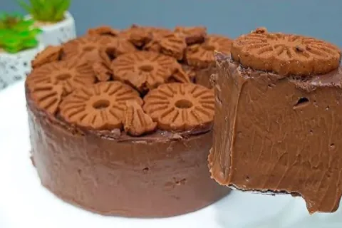 Sobremesa de chocolate cremossissima e deliciosa feita com r