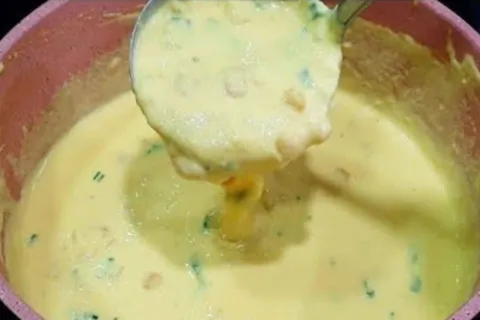 Sopa cremosa de milho quentinha e deliciosa uma refeicao rec
