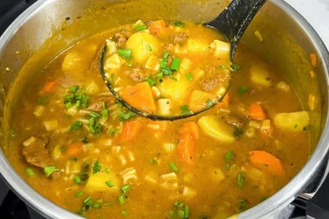 Sopa cremosa muito saborosa e facil com aquele tempero espec