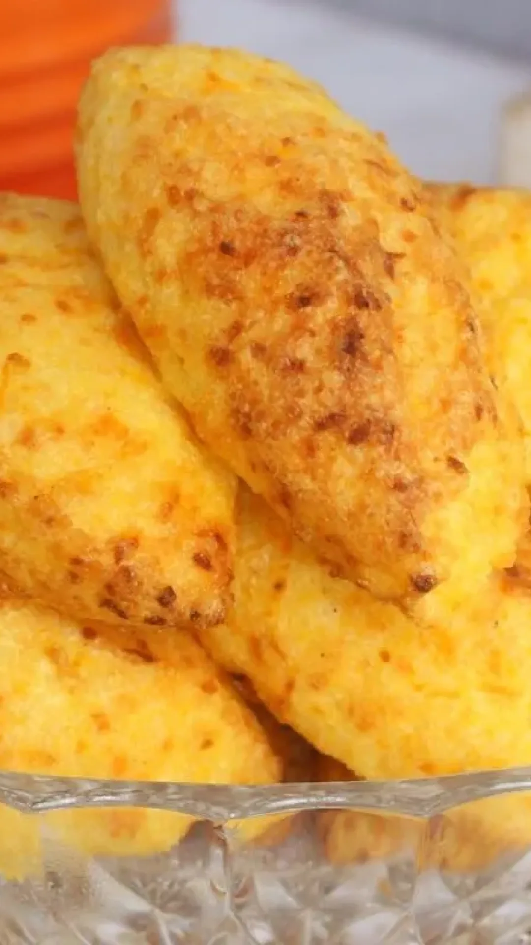 Bolinho de arroz na airfryer que fica super crocante por fora e macio por dentro