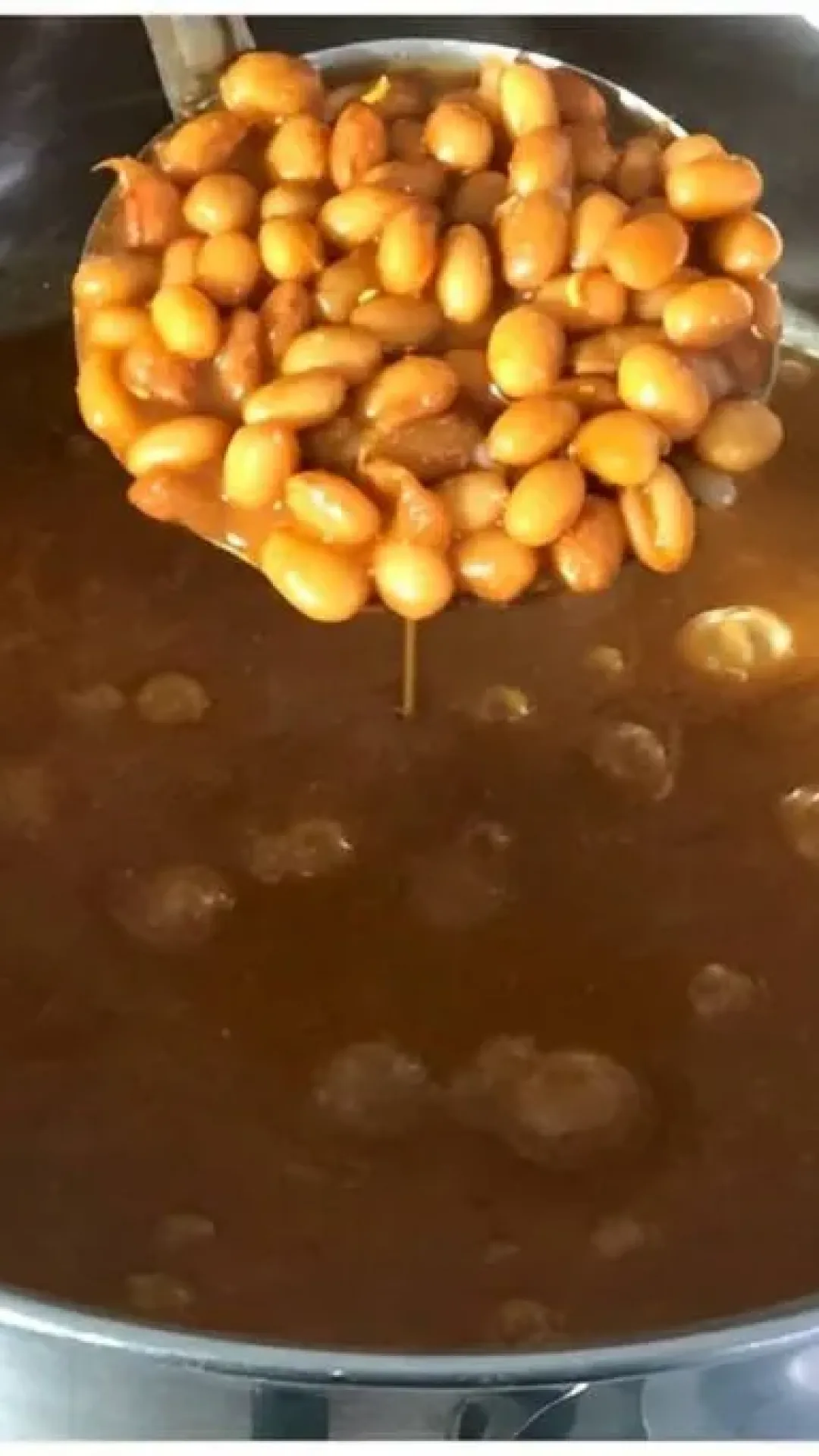 Feijao de restaurante cozinha rapidamente e fica bem grosso e saboroso uma delicia