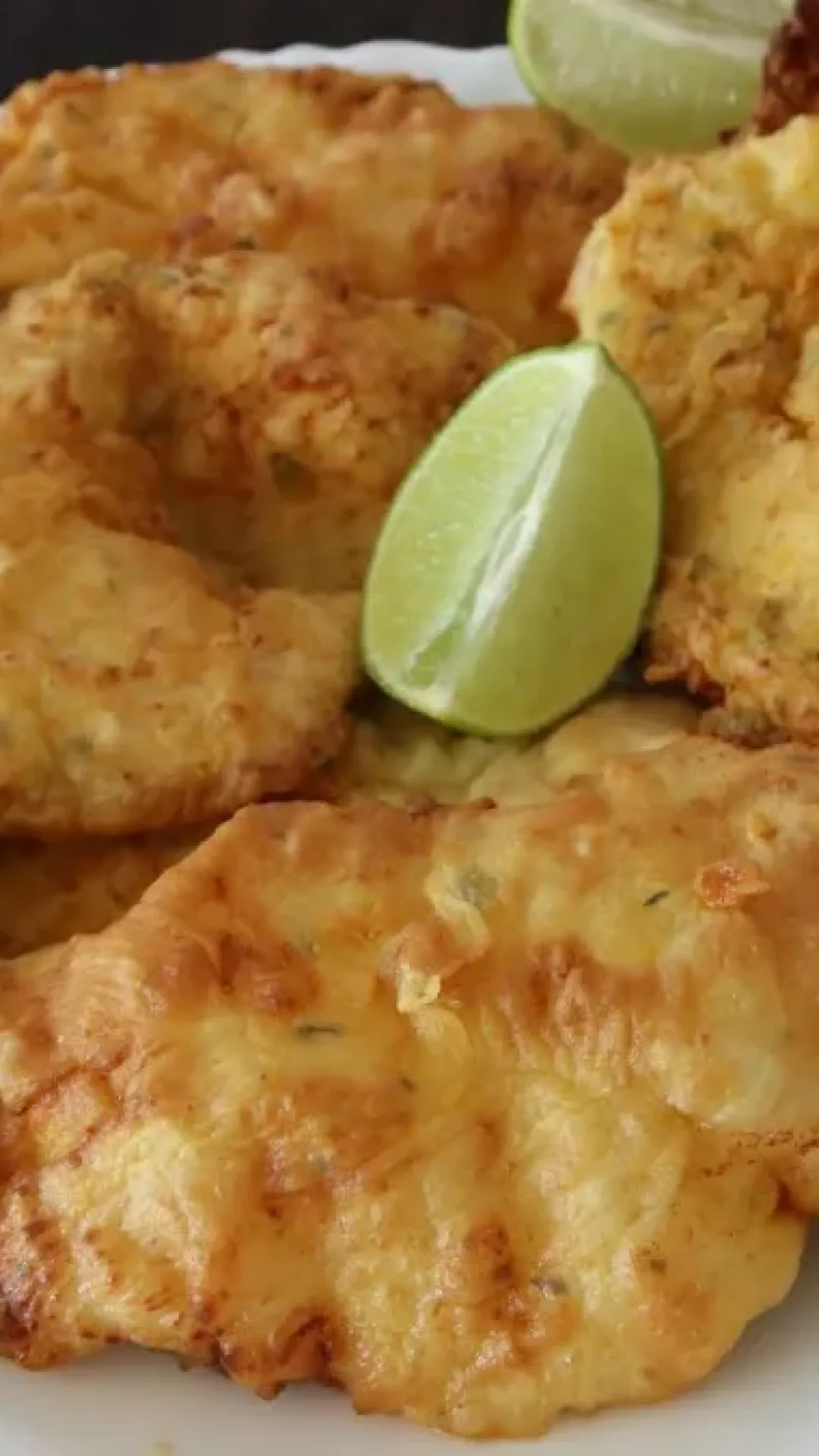 File de frango empanado utilizando apenas 1 ingrediente fica crocante e delicioso