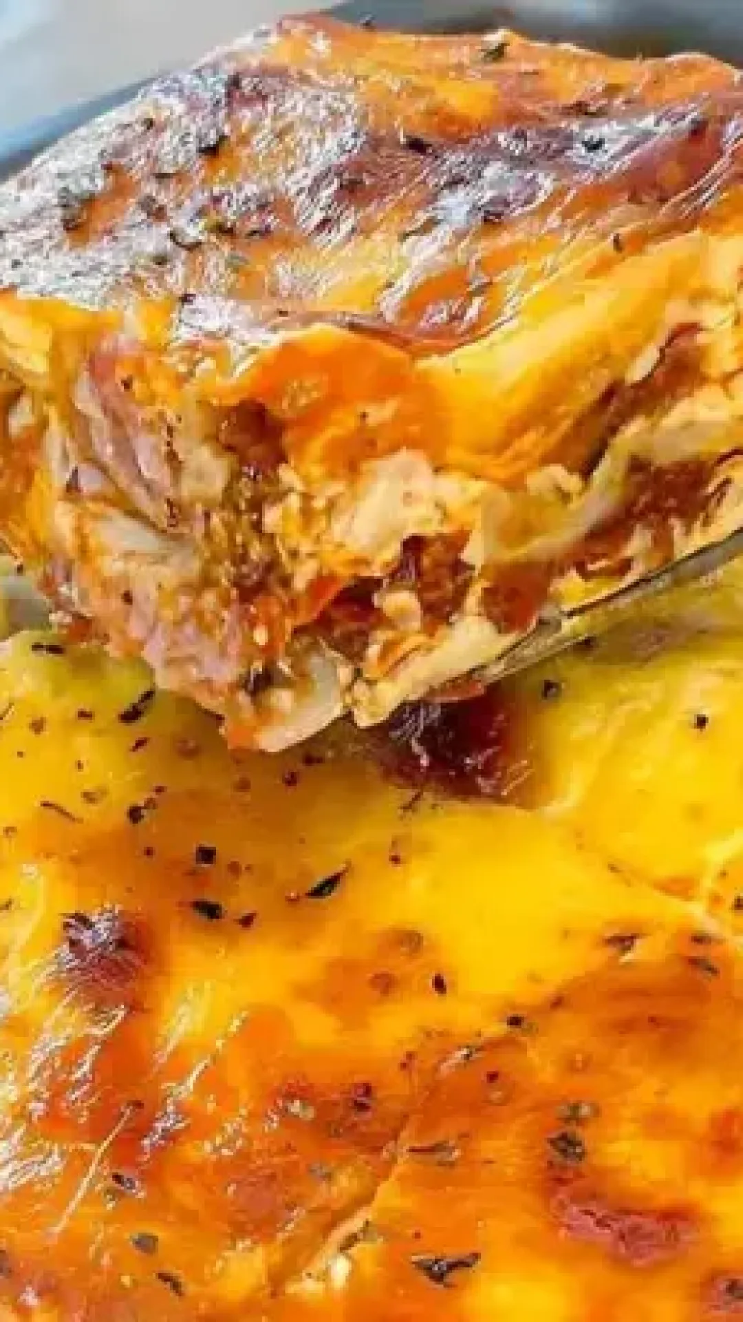 Lasanha de carne com massa de pastel perfeita para o jantar em familia