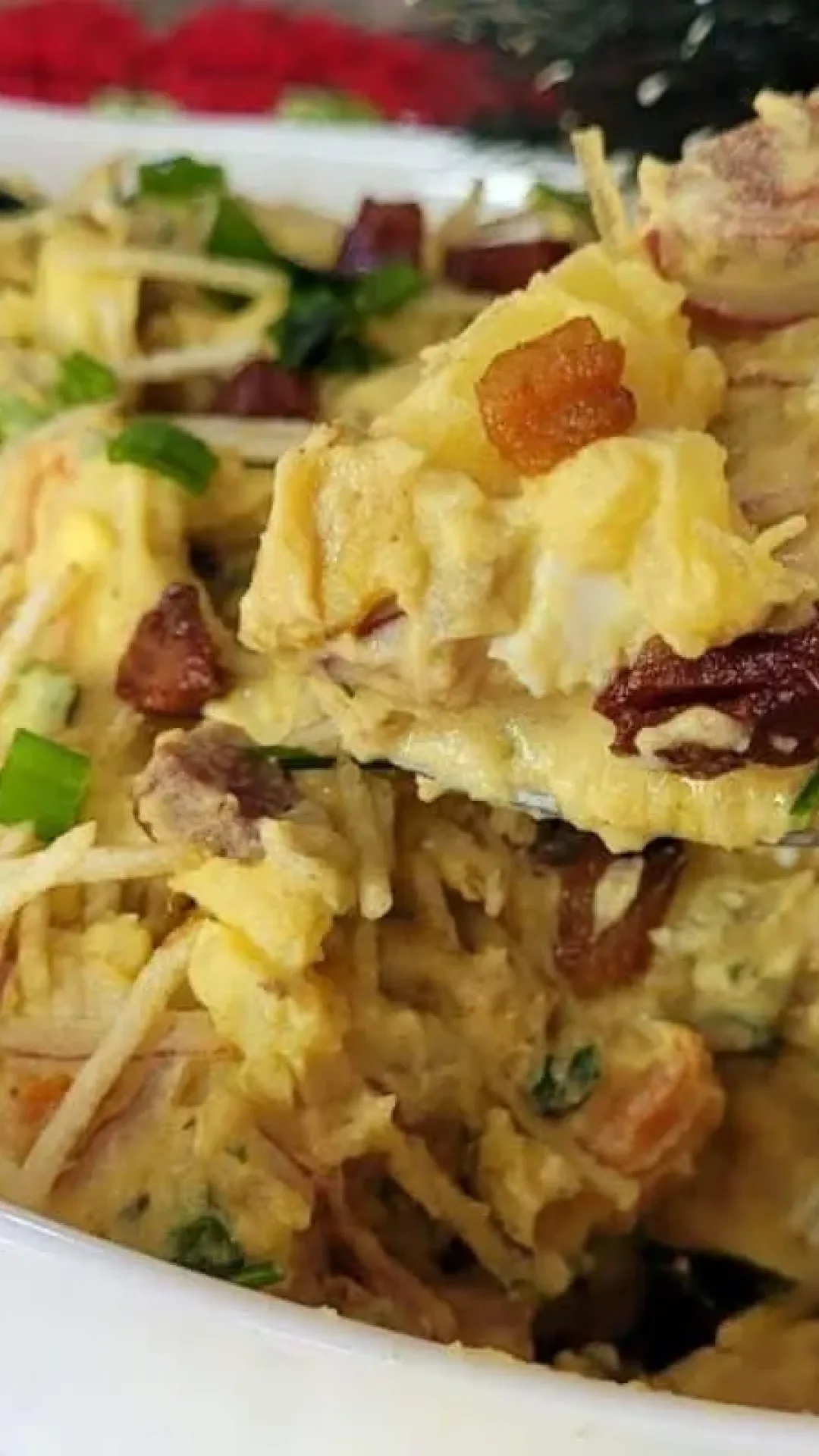 Salada de batatas com bacon cremosona um acompanhamento perfeito e saboroso