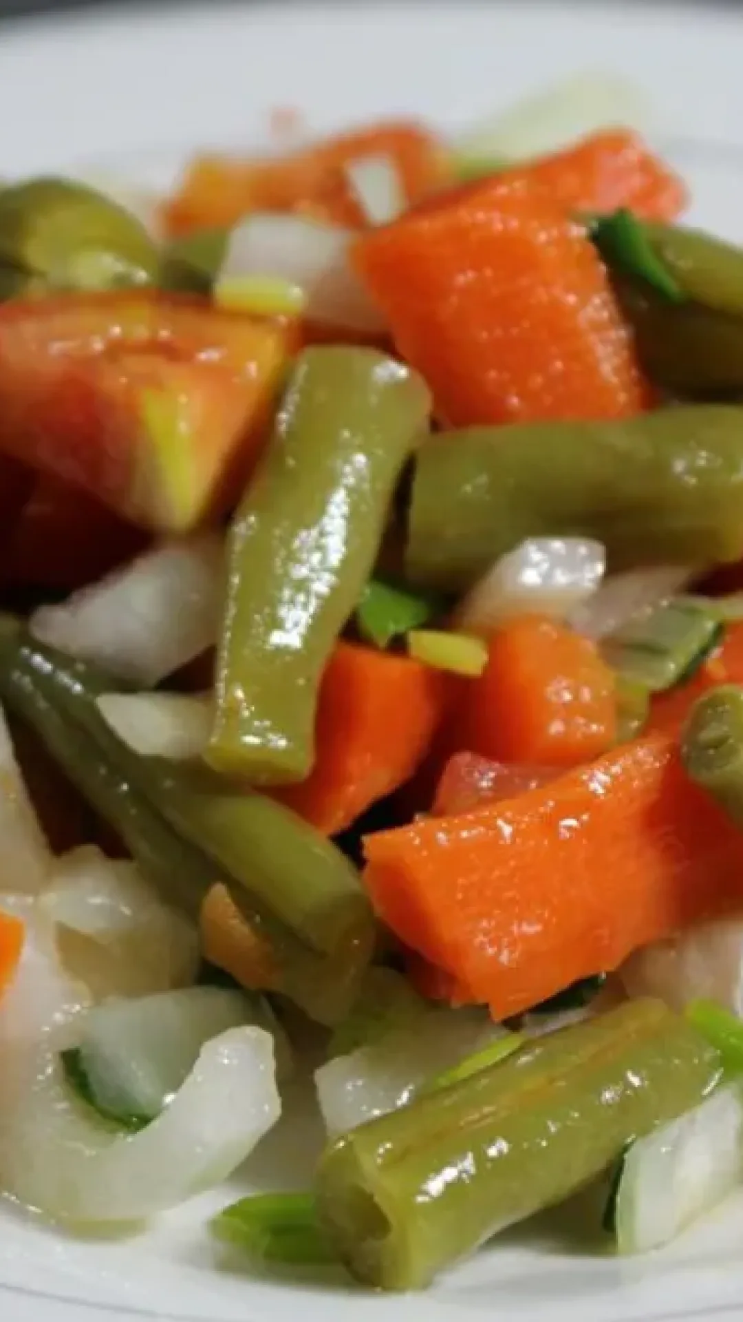 Salada de vagem com cenoura cozida no vapor deliciosa saudavel e muito facil de preparar