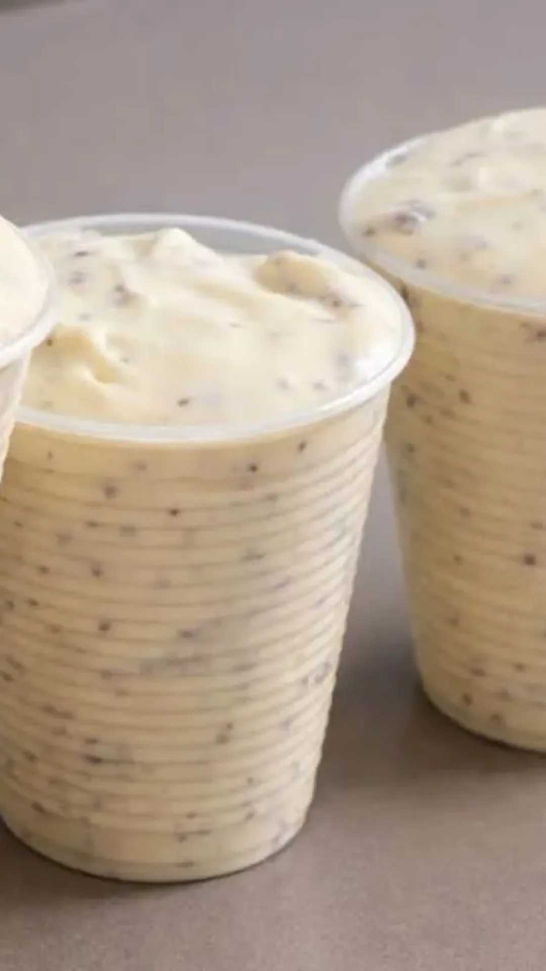 Sobremesa cremosao de limao um doce delicioso e refrescante feito no liquidificador