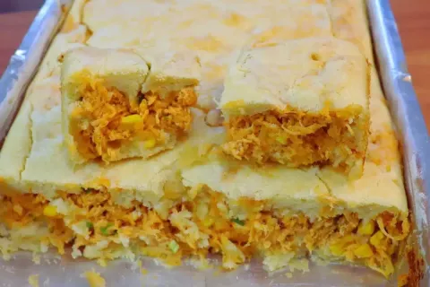 Torta de frango de liquidificador com uma massa fofinha e um