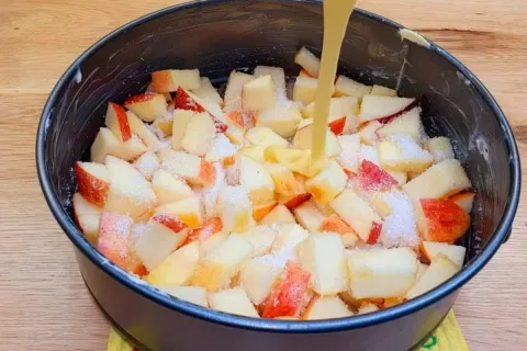 Torta de maca uma sobremesa simples e muito saborosa que fic