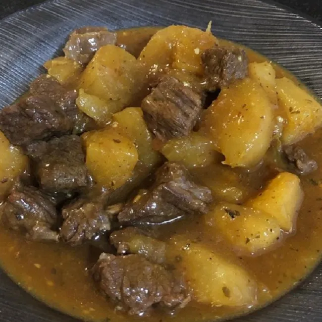 Vaca atolada deliciosa e suculenta um prato simples e facil